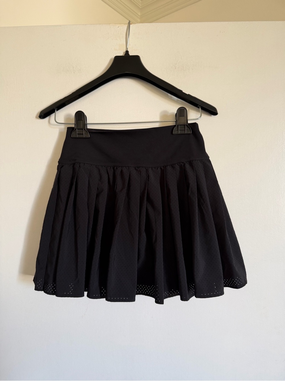 Aerie Offline Black Pleated Skort size Small EUC